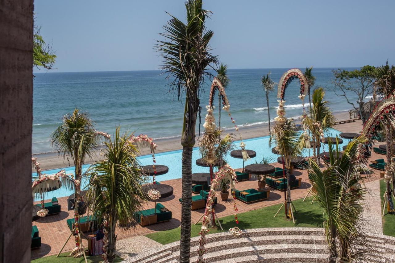 Potato Head Suites & Studios Seminyak Kültér fotó The beach at the Hard Rock Hotel