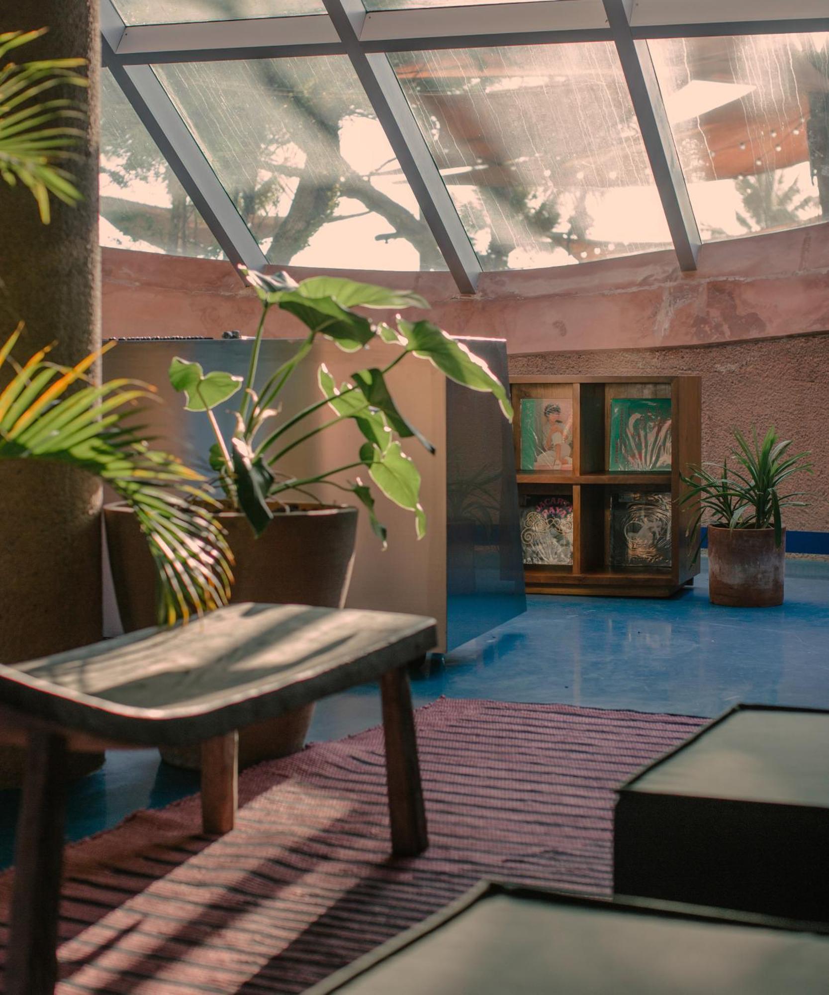 Potato Head Suites & Studios Seminyak Kültér fotó Interior of the house